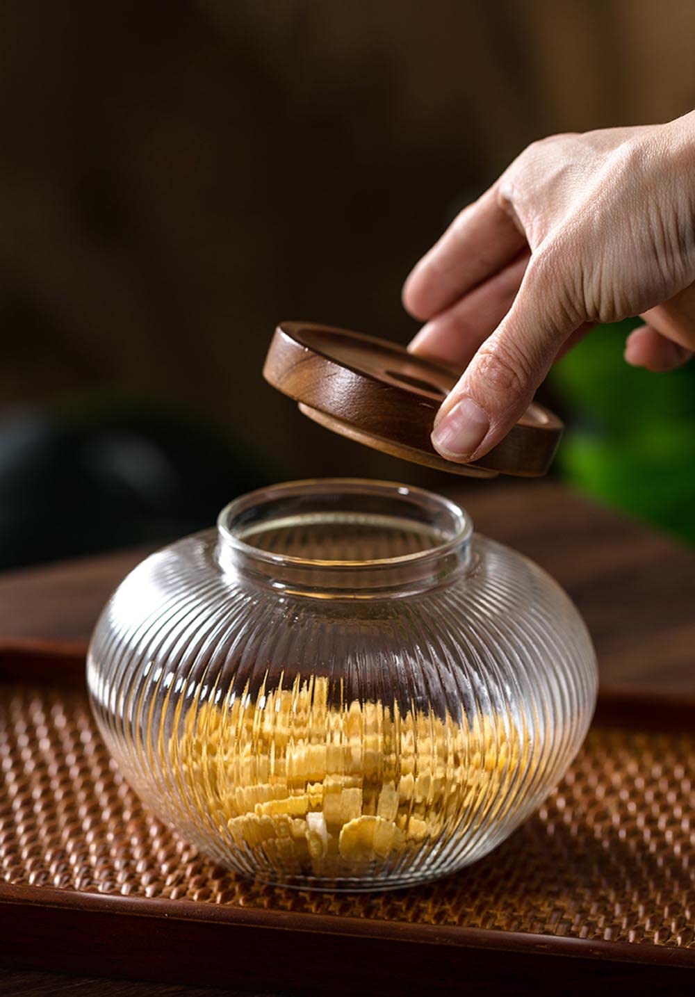Glass Food Storage Container Candy Dish Spice Jar with Seal Wooden Lid