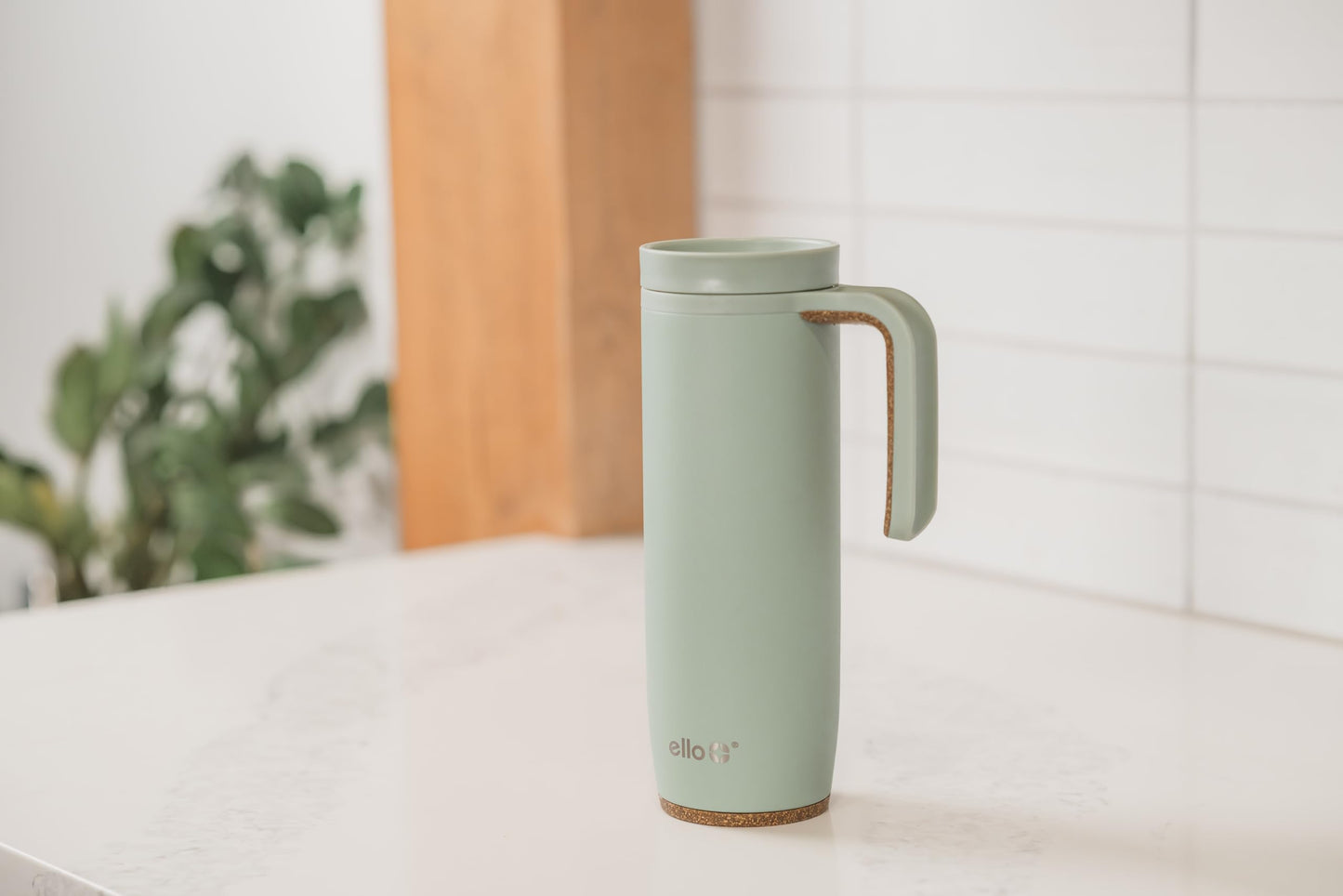 Magnet 18oz Vacuum Insulated Stainless Steel Travel Mug with Side Handle