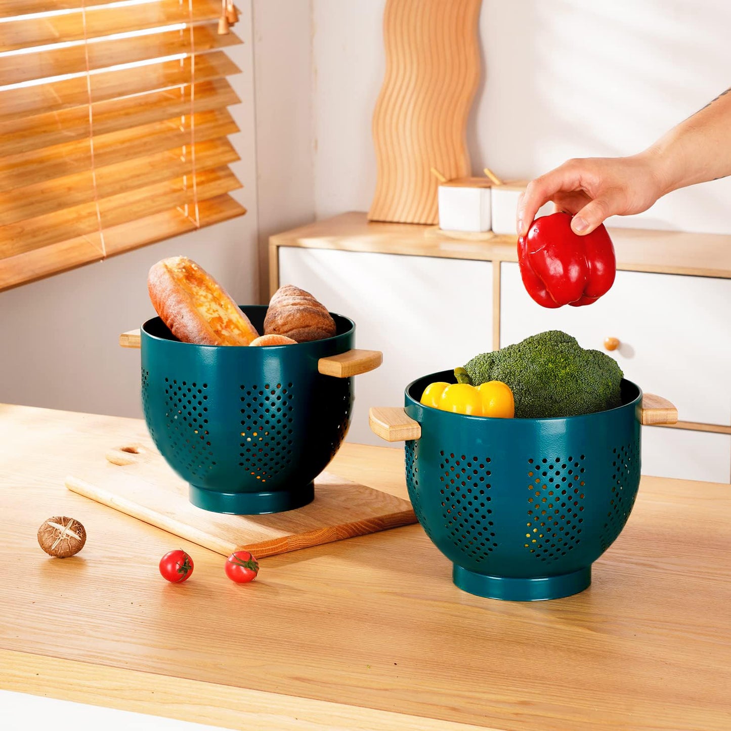 Metal Colander with Wood Handle and Stable Base, Powder Coated Steel Kitchen Strainer Basket for Draining Pasta, Vegetable and fruit(7quart,Sandyellow)