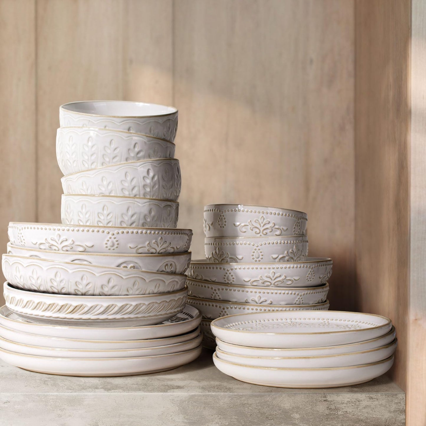 Artena Pasta Bowls, 50oz Large Salad Serving Bowls, 9.75'' Plates Bowl Set of 4, Big White Ceramic Soup Bowl for Kitchen, Embossment Shallow Dinner Bowl, Microwave Dishwasher Safe, Damask Floral