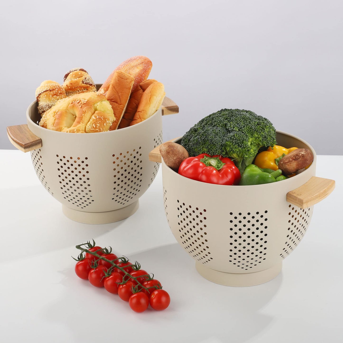 Metal Colander with Wood Handle and Stable Base, Powder Coated Steel Kitchen Strainer Basket for Draining Pasta, Vegetable and fruit(7quart,Sandyellow)