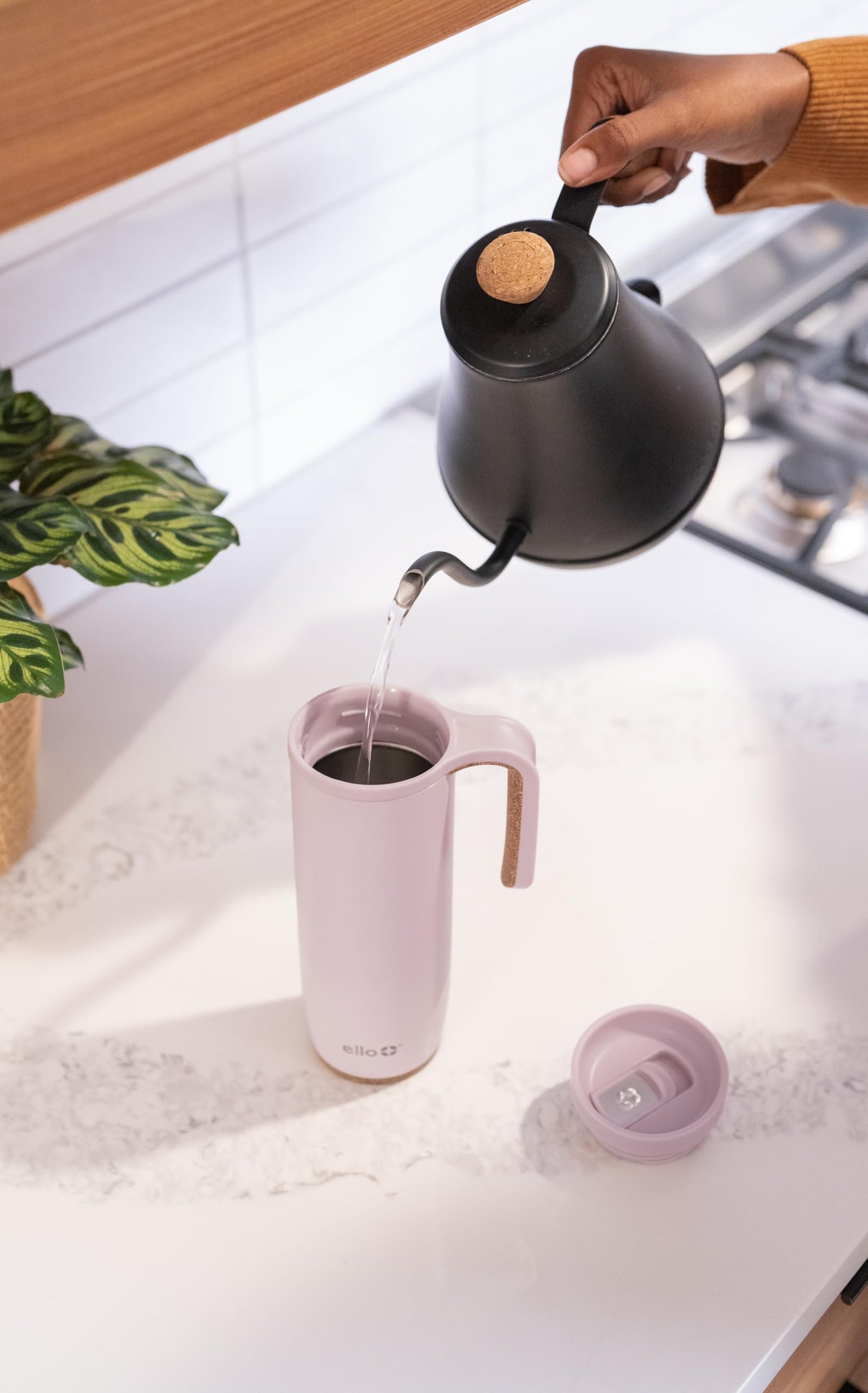 Magnet 18oz Vacuum Insulated Stainless Steel Travel Mug with Side Handle