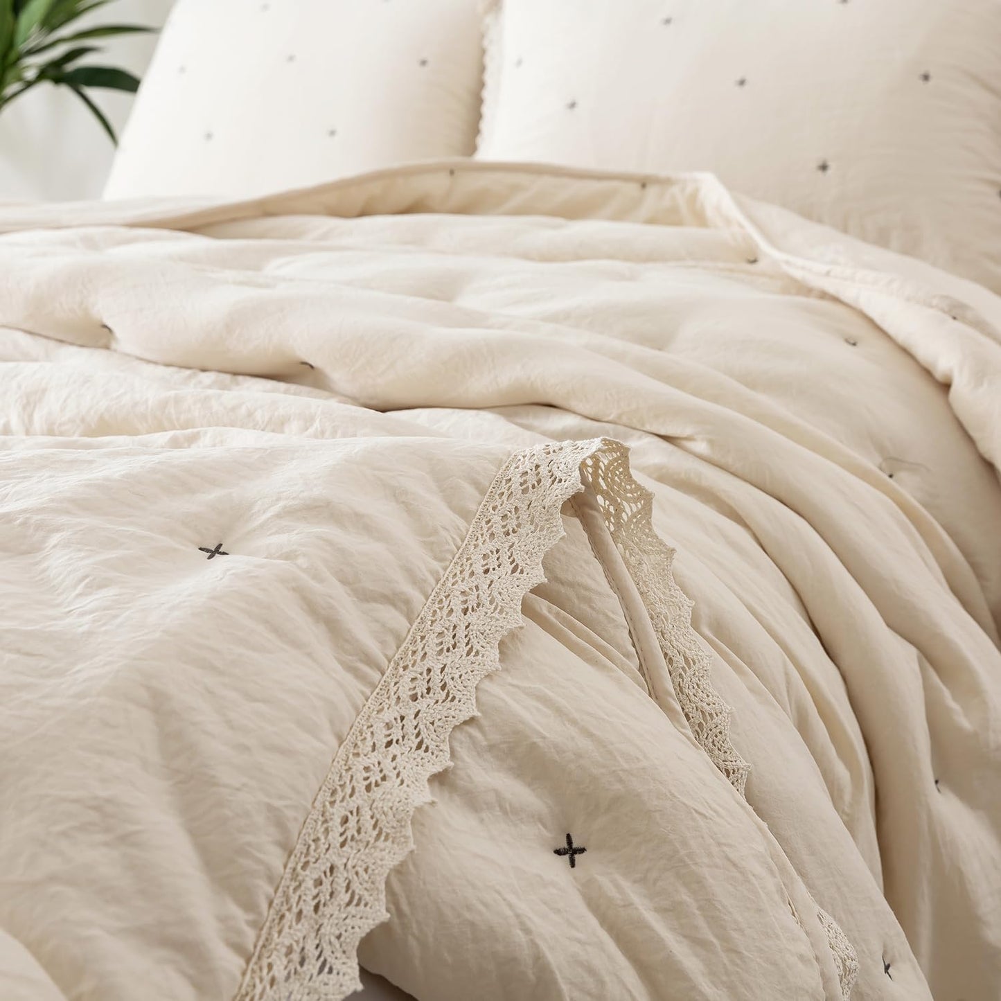 Lightweight Quilt Bedding Set with 1 Pillow Sham