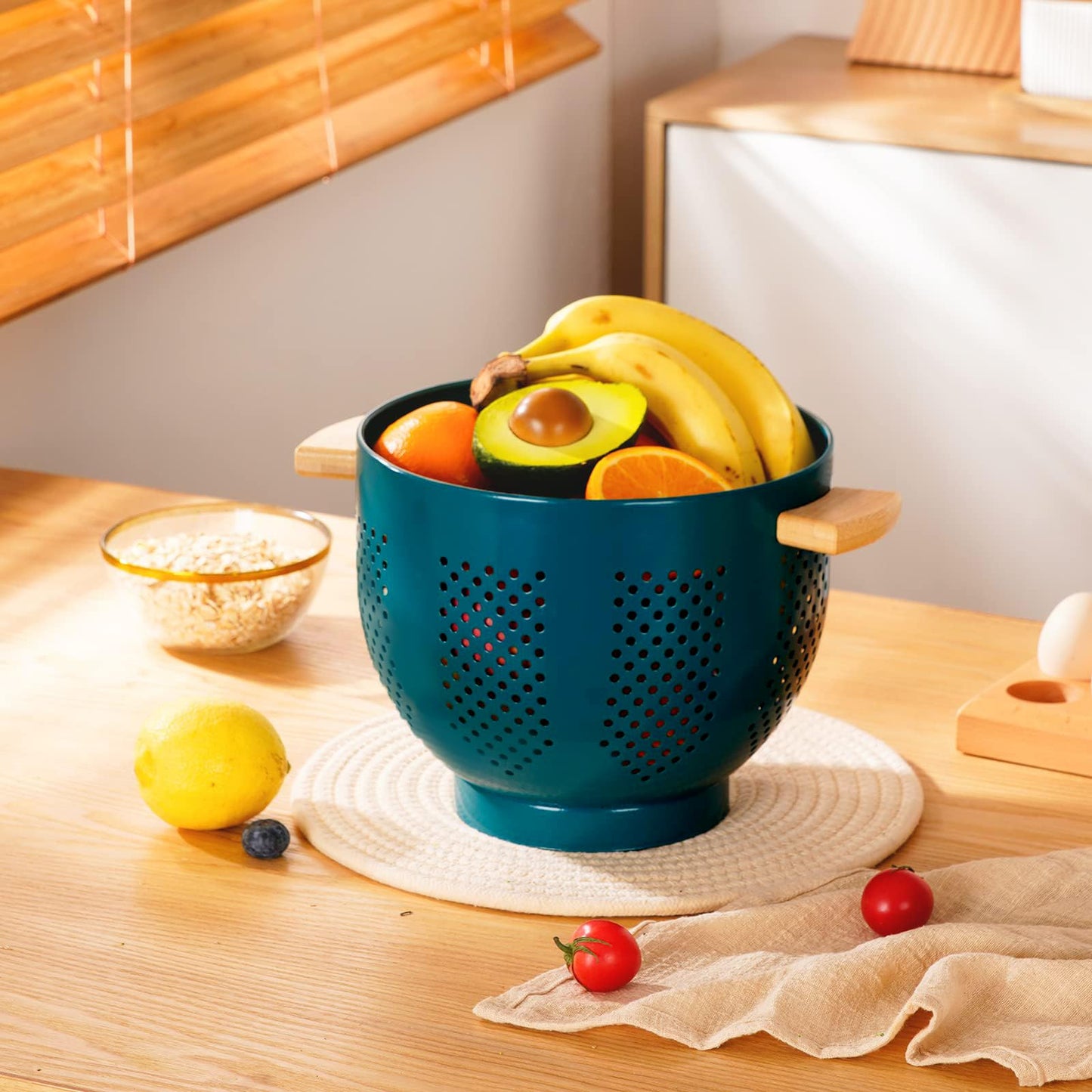 Metal Colander with Wood Handle and Stable Base, Powder Coated Steel Kitchen Strainer Basket for Draining Pasta, Vegetable and fruit(7quart,Sandyellow)