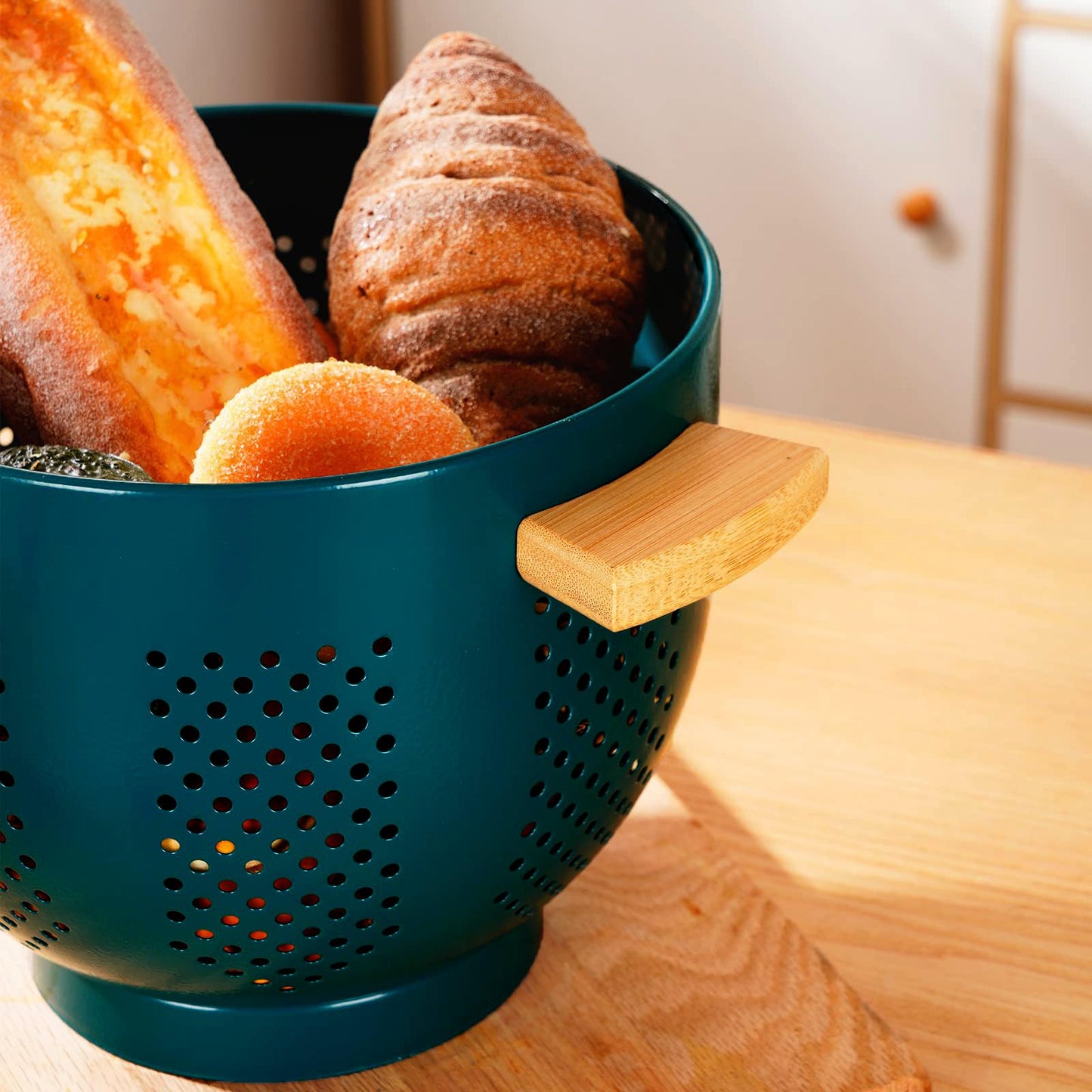 Metal Colander with Wood Handle and Stable Base, Powder Coated Steel Kitchen Strainer Basket for Draining Pasta, Vegetable and fruit(7quart,Sandyellow)
