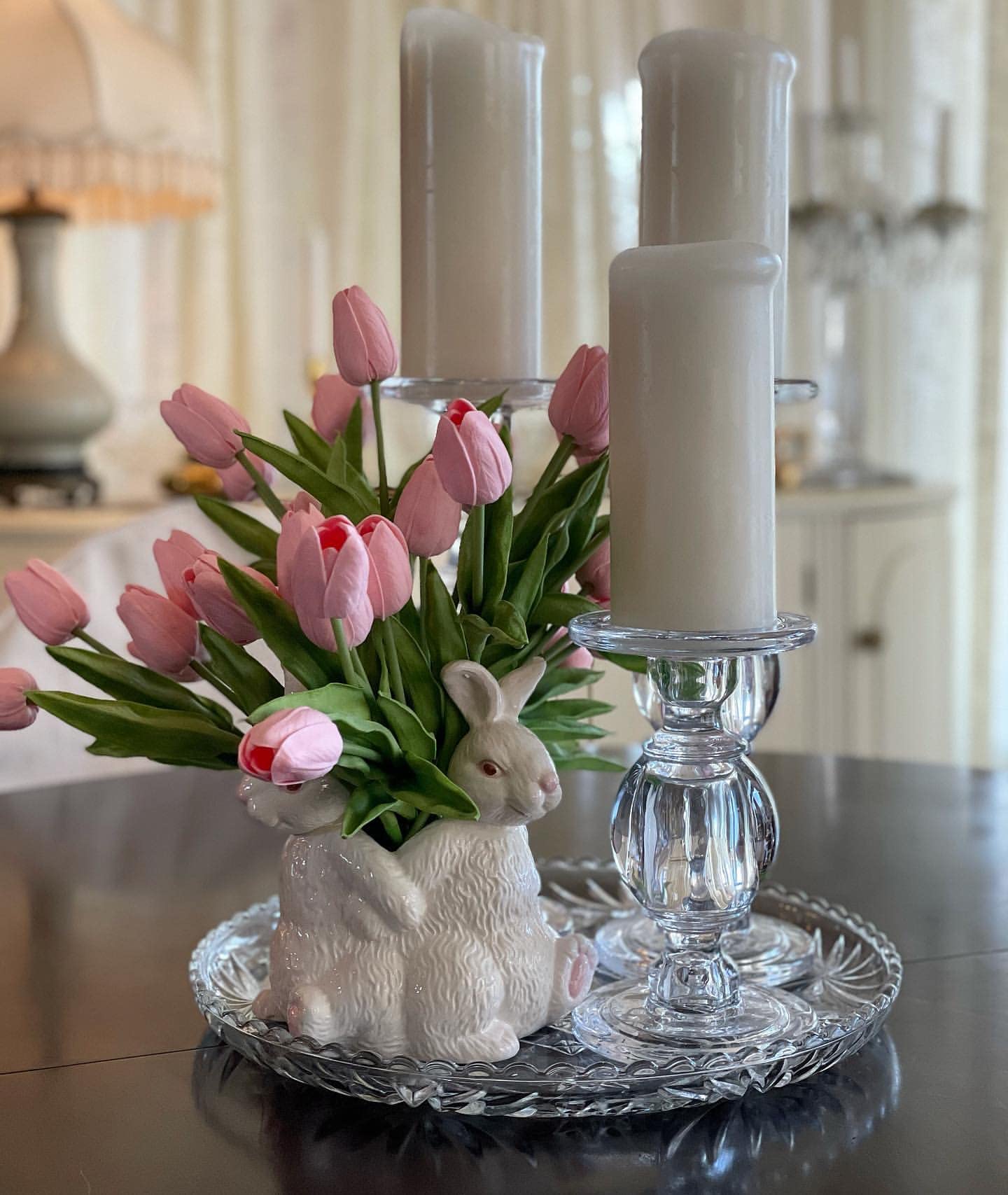 Beferr White Tulips Artificial Flowers 18Pcs Faux Silk Tulip Real Touch Tulip Fake Flowers Bouquets Arrangements for Mother's Day Easter Spring Flowers Gifts Home Table Decor