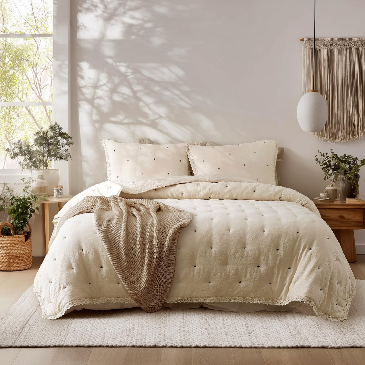 Lightweight Quilt Bedding Set with 1 Pillow Sham