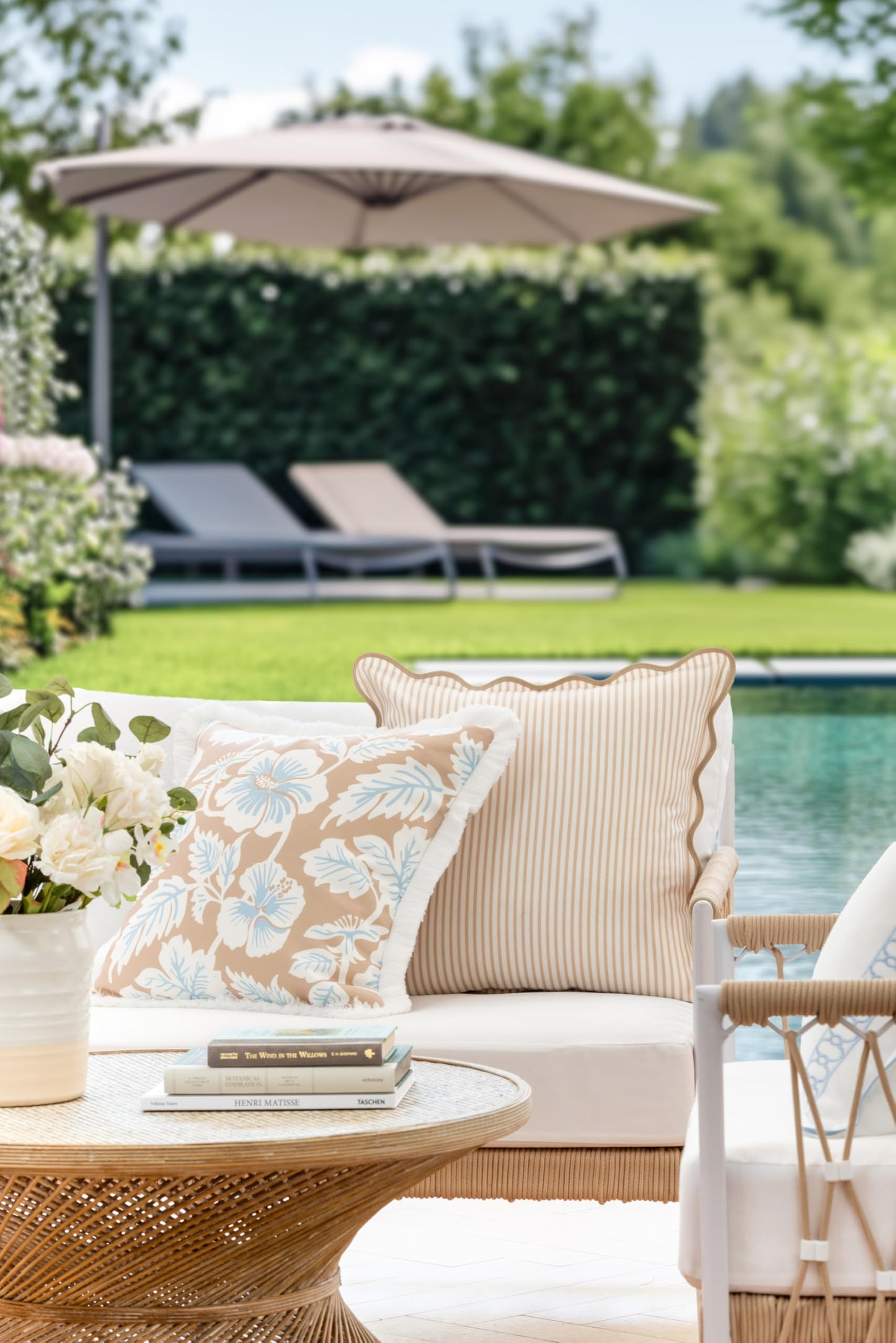 Indoor Outdoor Scalloped Lumbar Pillow Cover 12"x20"