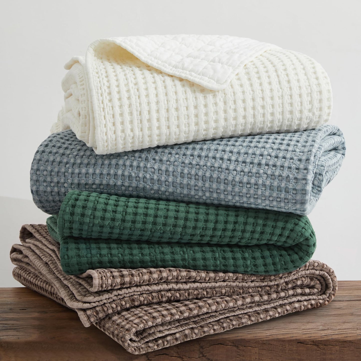Waffle King/Cal King Quilt Set (106x92in) with 2 Pillow Shams (36x20in)