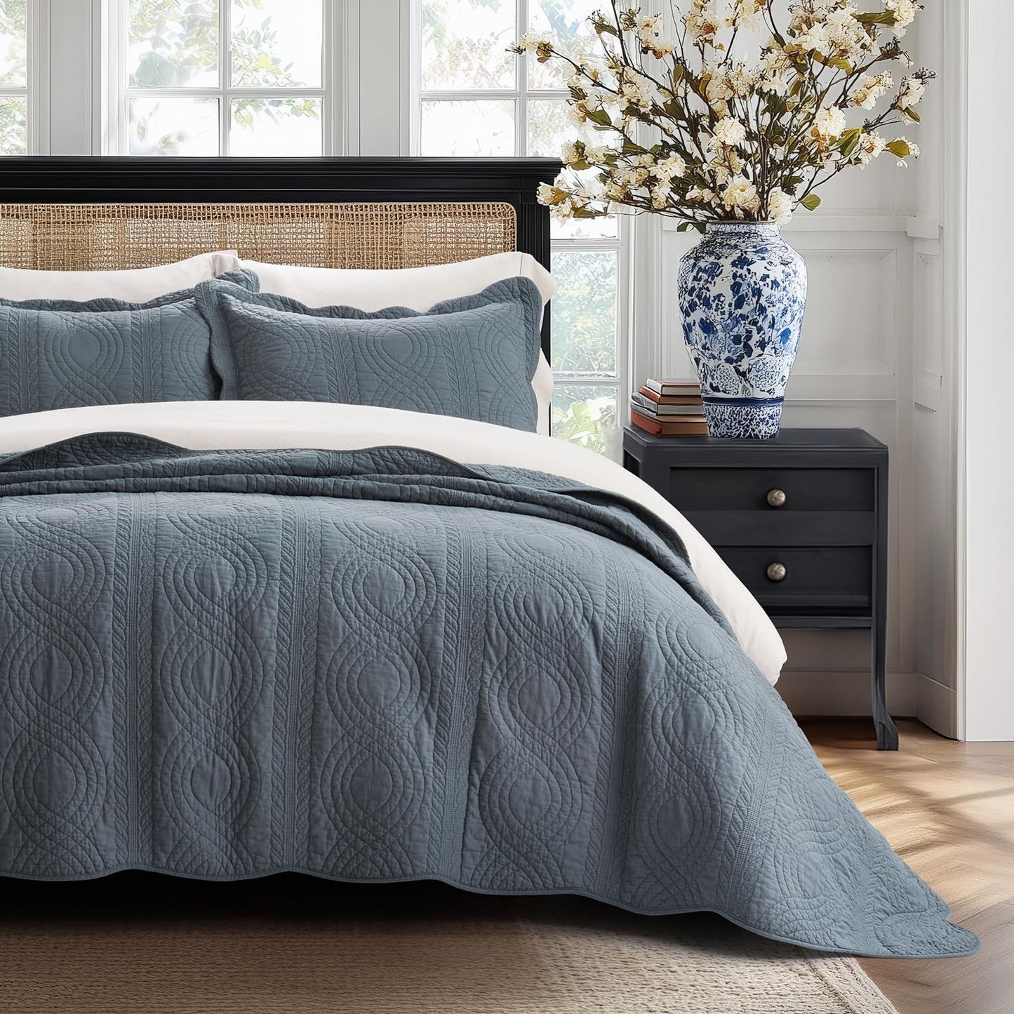 100% Cotton Scallop Quilt Set