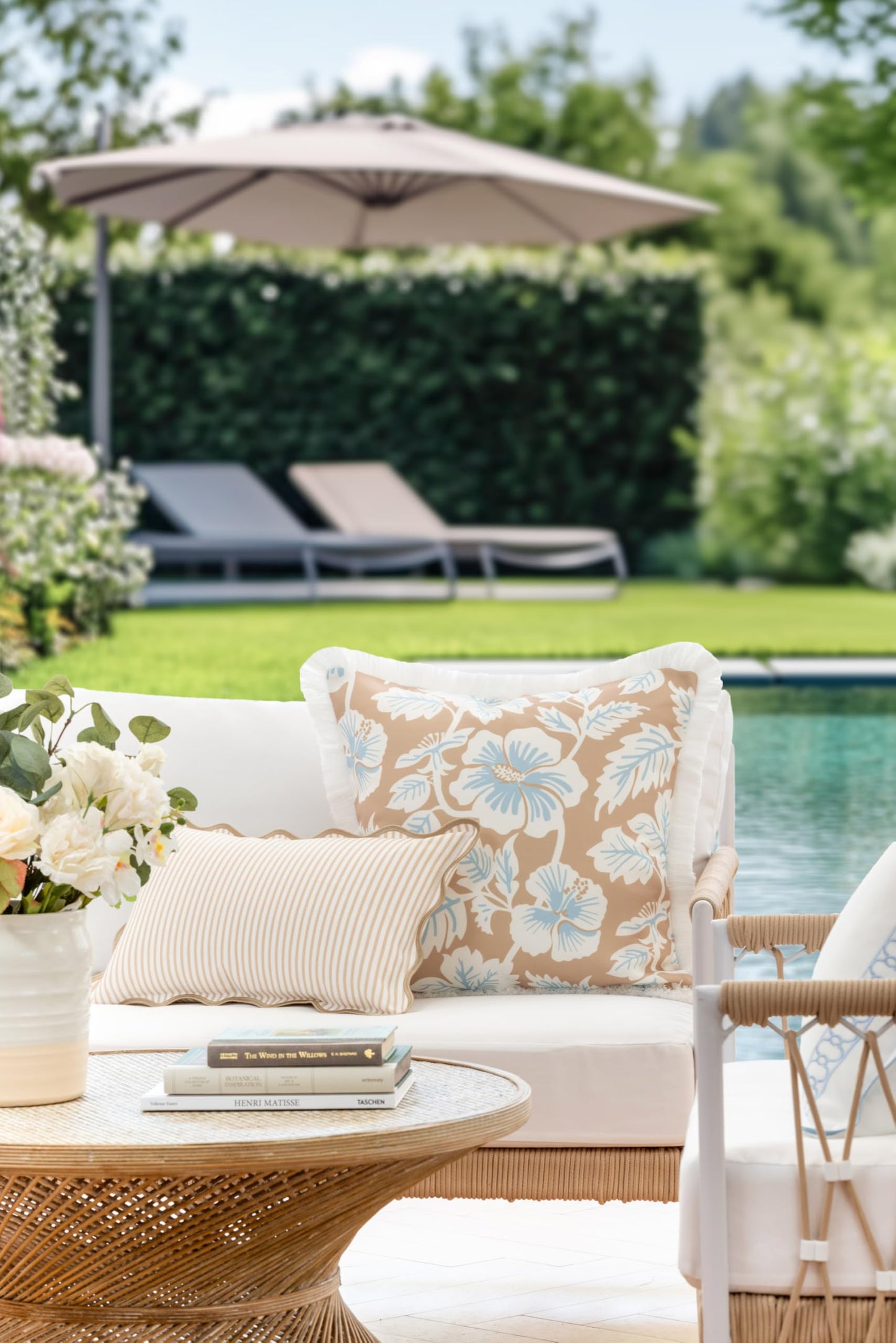 Indoor Outdoor Scalloped Lumbar Pillow Cover 12"x20"