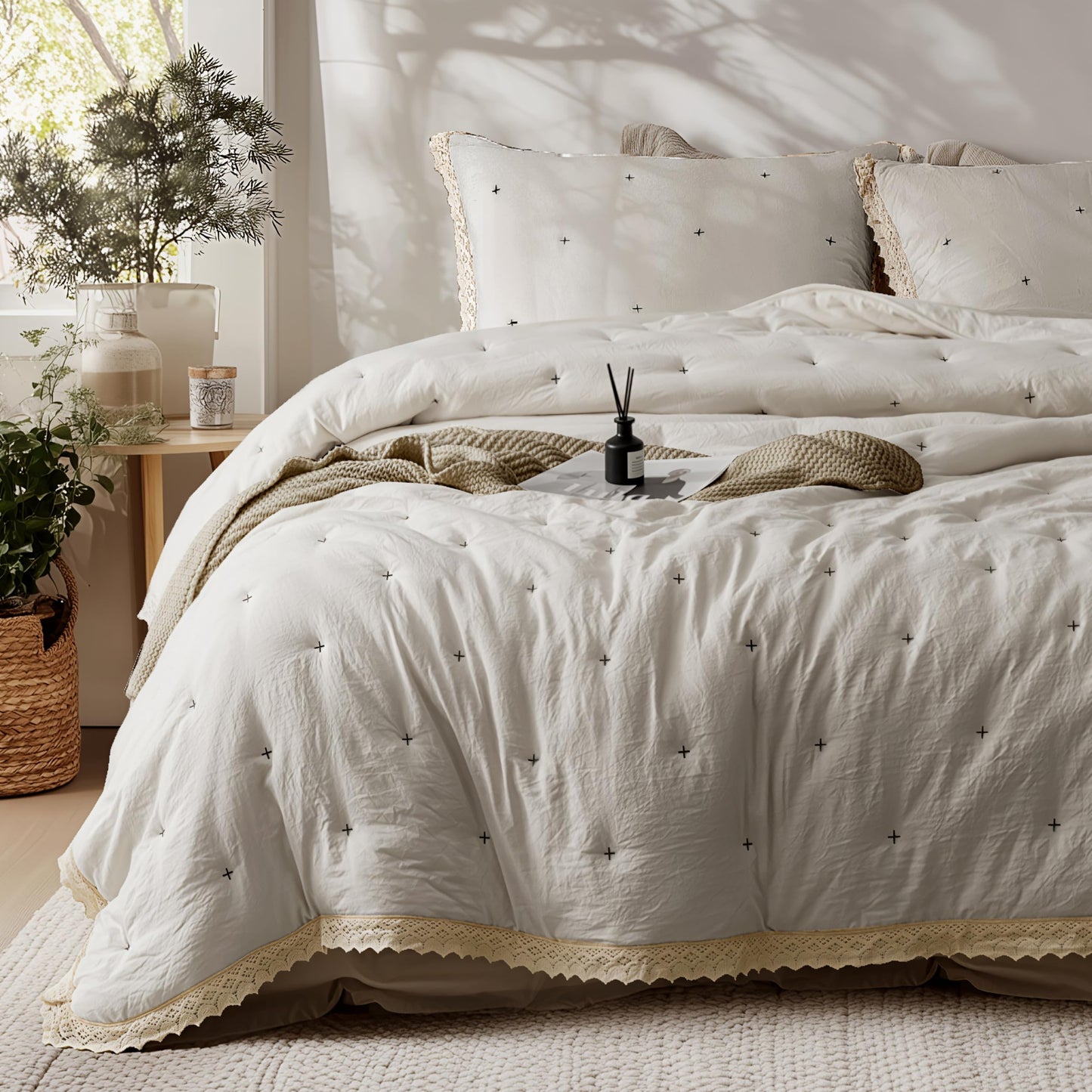 Lightweight Quilt Bedding Set with 1 Pillow Sham