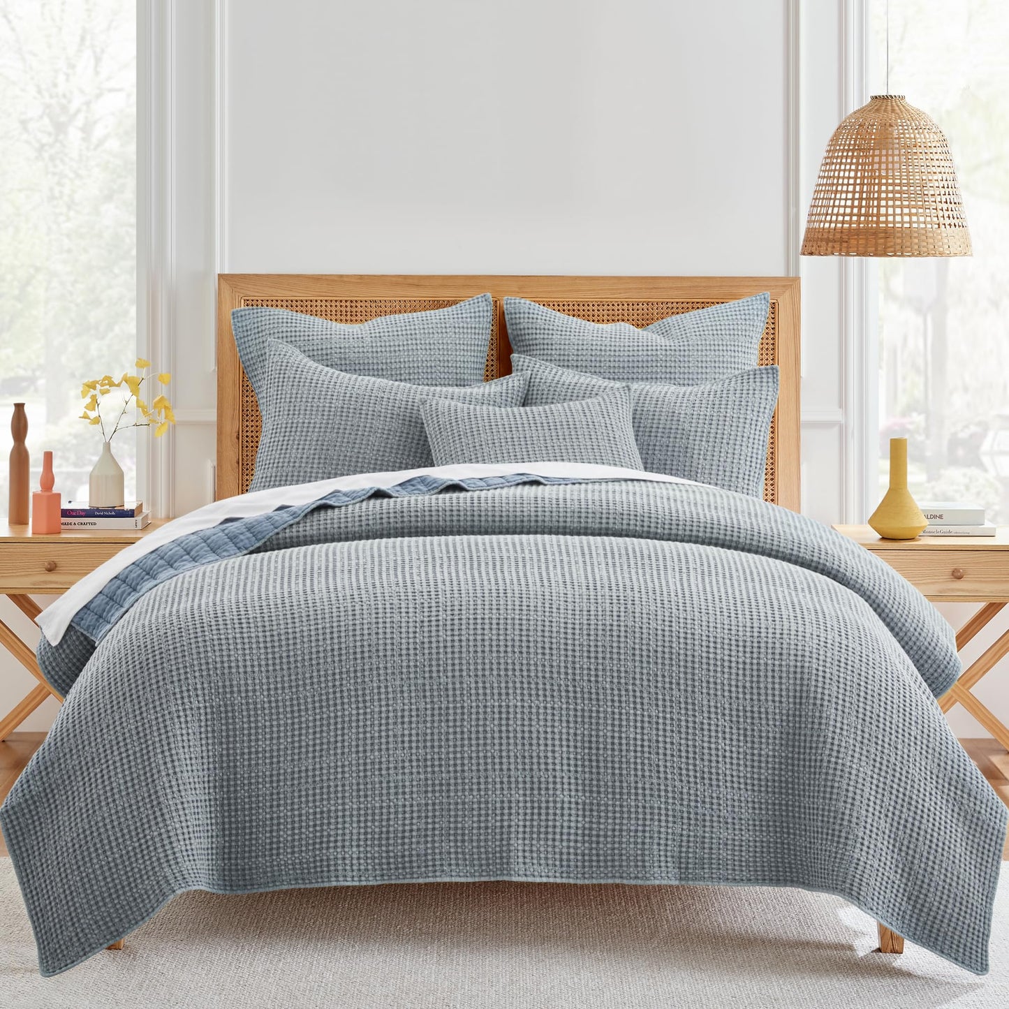 Waffle King/Cal King Quilt Set (106x92in) with 2 Pillow Shams (36x20in)