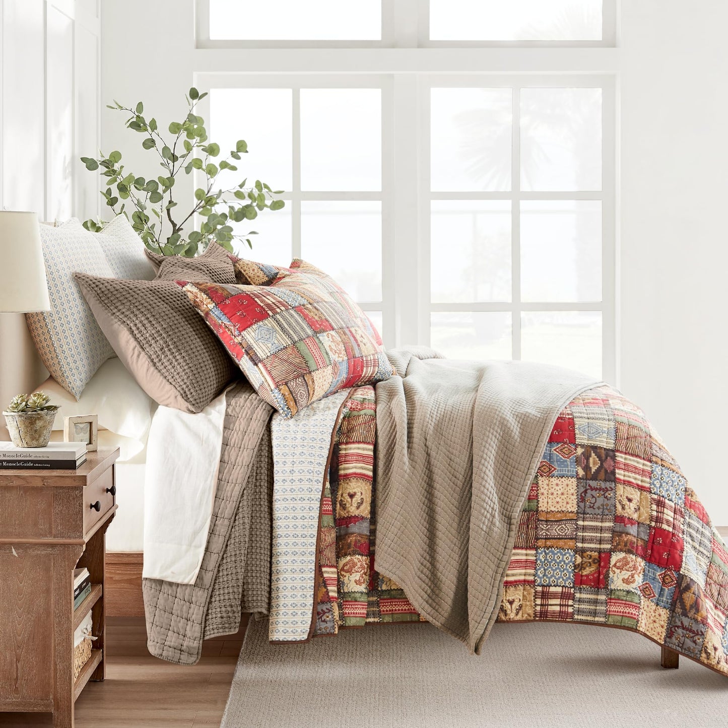 Waffle King/Cal King Quilt Set (106x92in) with 2 Pillow Shams (36x20in)