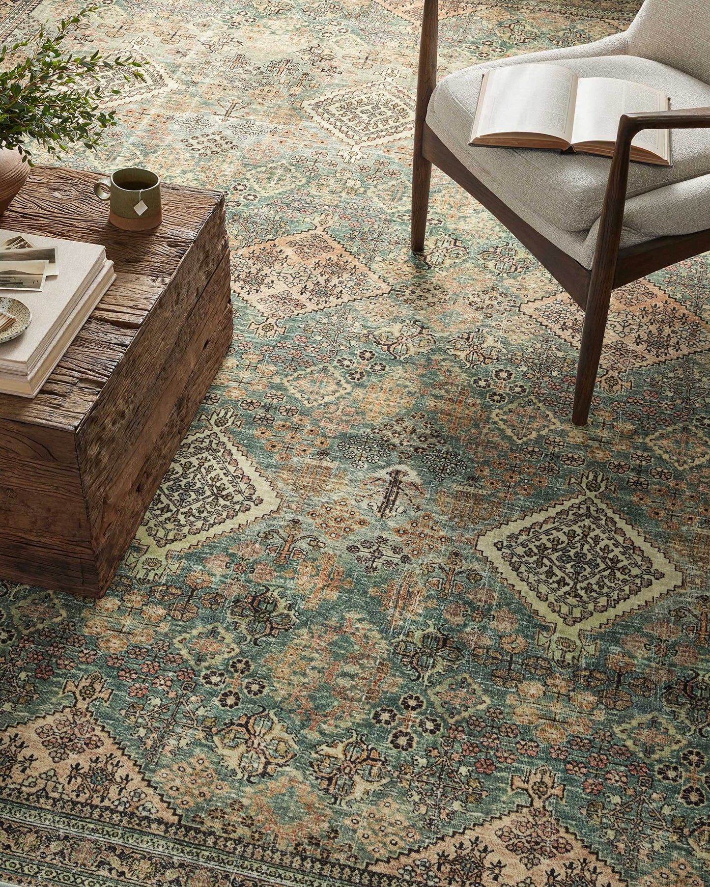 Loloi Magnolia Home by Joanna Gaines Sinclair Collection SIN-01 Pebble/Taupe 7'-6" x 9'-6", .25" Pile Height, Machine Washable, Area Rug