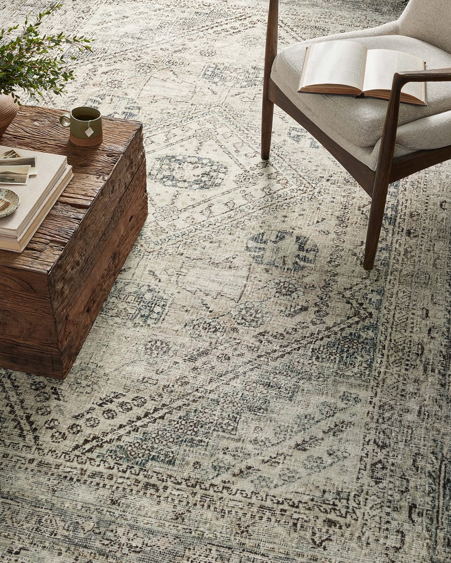 Loloi Magnolia Home by Joanna Gaines Sinclair Collection SIN-01 Pebble/Taupe 7'-6" x 9'-6", .25" Pile Height, Machine Washable, Area Rug